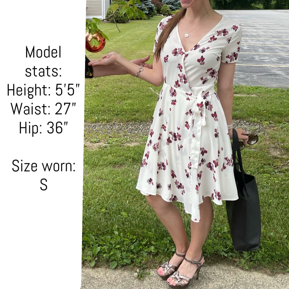 White floral wrap dress - Picture 3 of 3